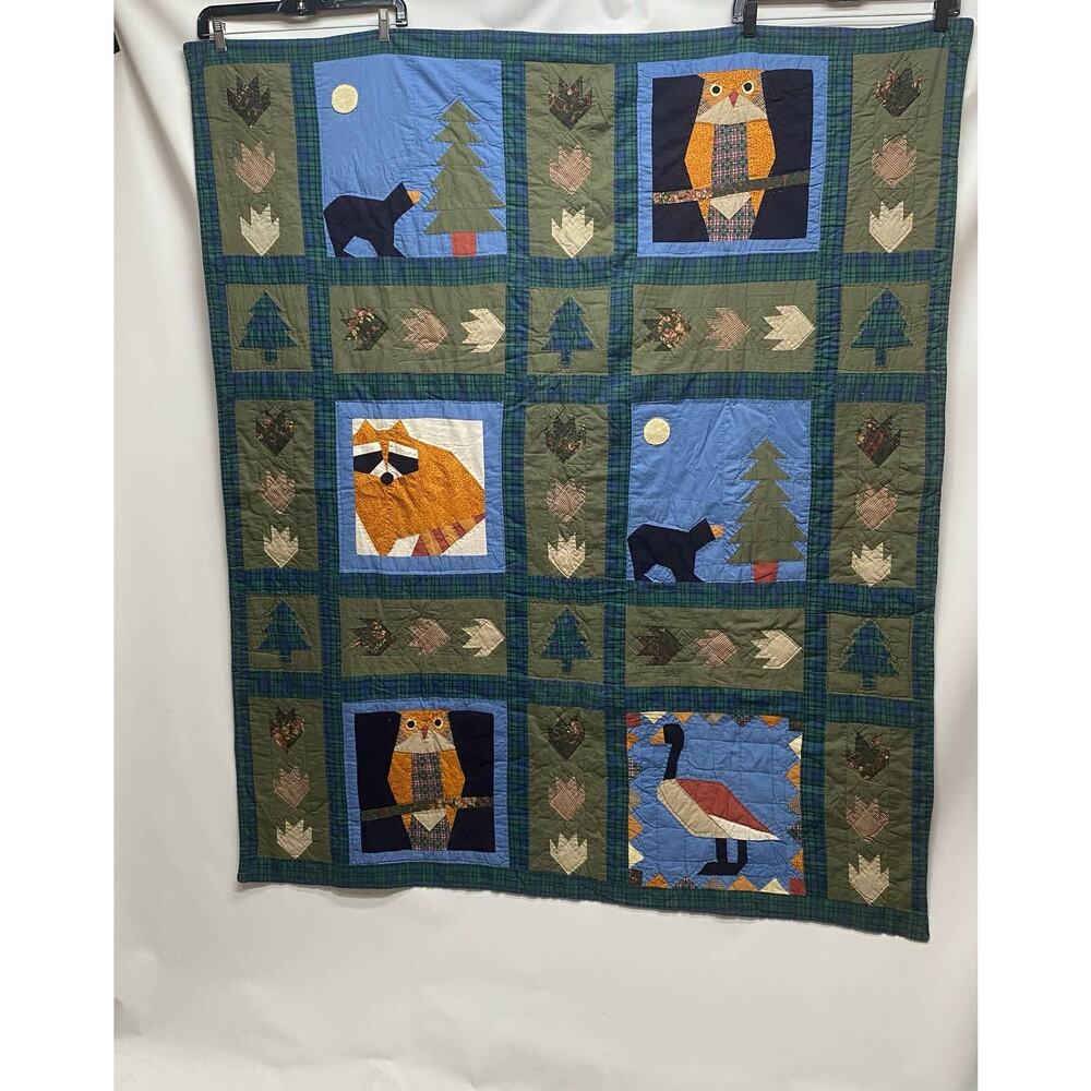 Vintage Amazing One of a Kind Cottage / Cabin / Camping Handmade Quilt Tapestry